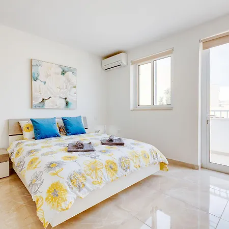 Marvellous 3br Penthouse In St Julian's アパート