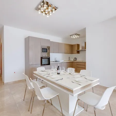 Marvellous 3br Penthouse In St Julian's *
