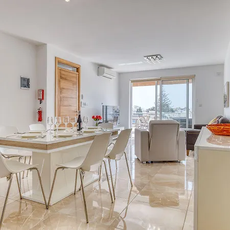Marvellous 3br Penthouse In St Julian's Lägenhet *